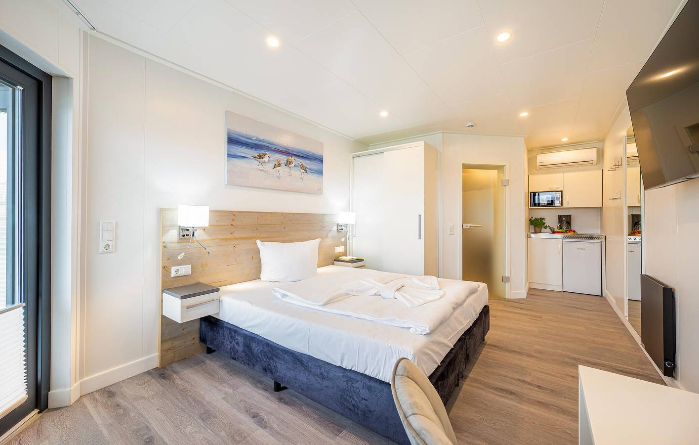 Ganze Ferienwohnung, Gemütliches Strand-Apartment mit Gartenblick & WiFi in Rügen