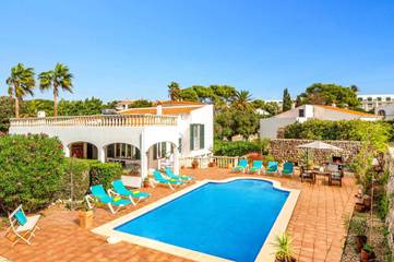 Villa in Es Canutells, Maó für 8 