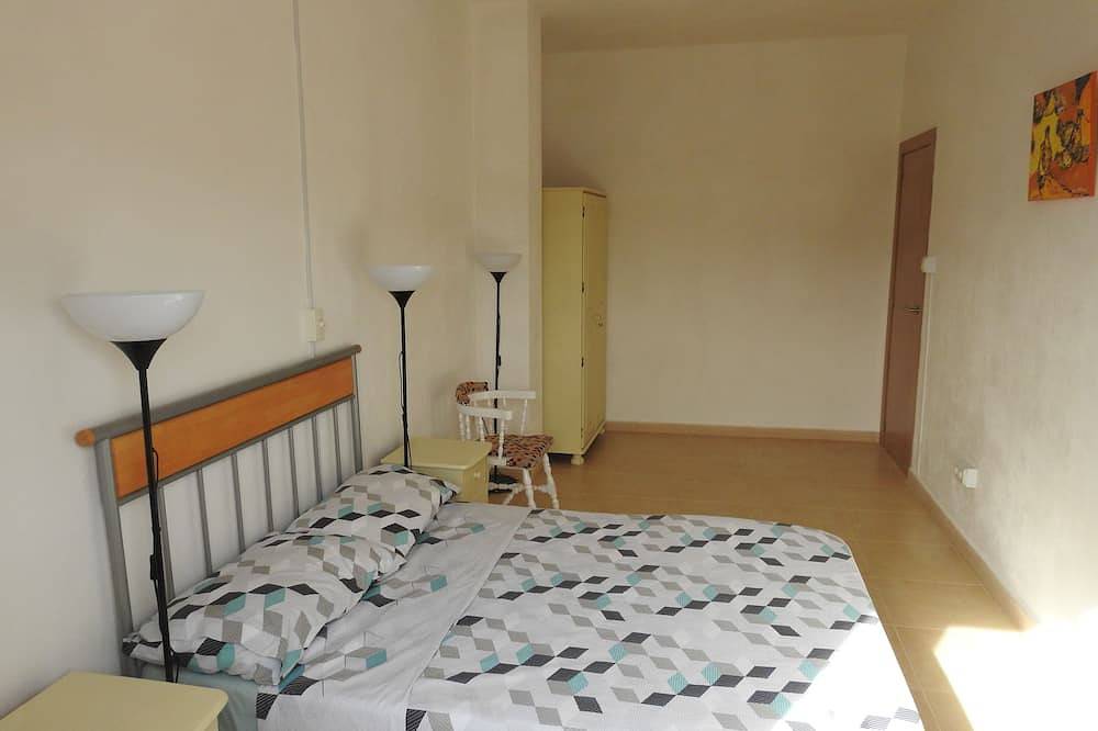 Casita Jacaranda een 2 slaapkamer landhuis met zwembad van 8 x 5 meter in Pizarra, Málaga Provincie