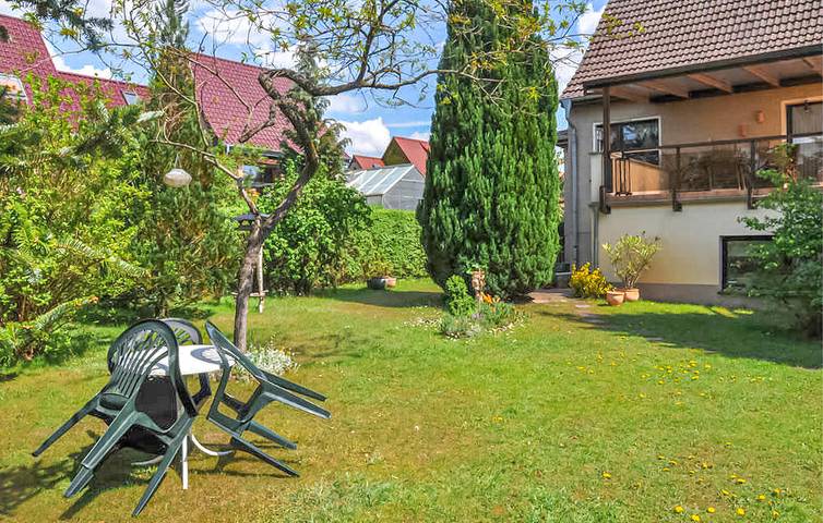 Ferienwohnung für 3 Personen, mit Terrasse in Neustrelitz - 2