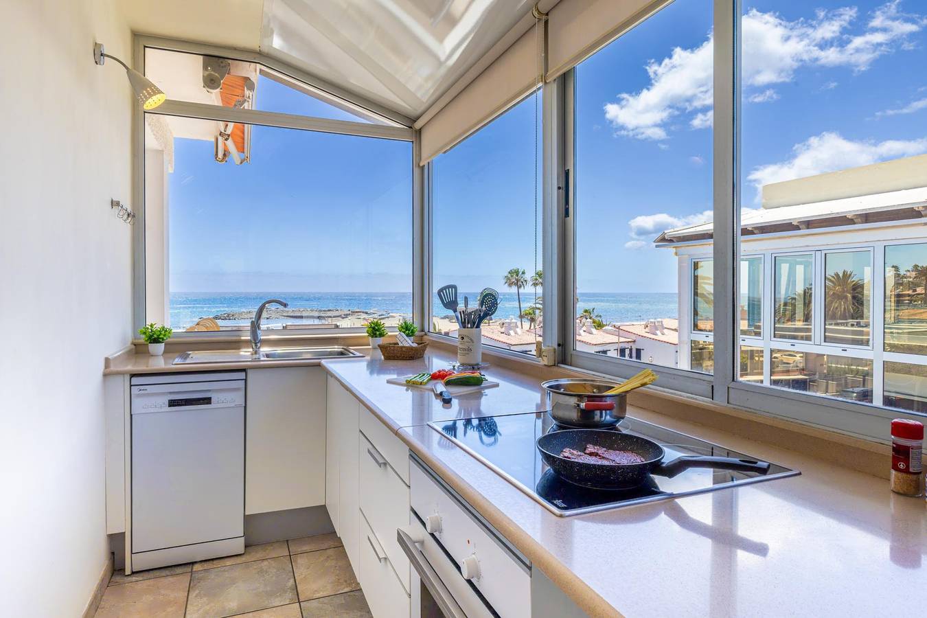 Apartamento entero, Puerto Chico 42 by Villagrancanaria in San Agustín , San Bartolomé de Tirajana