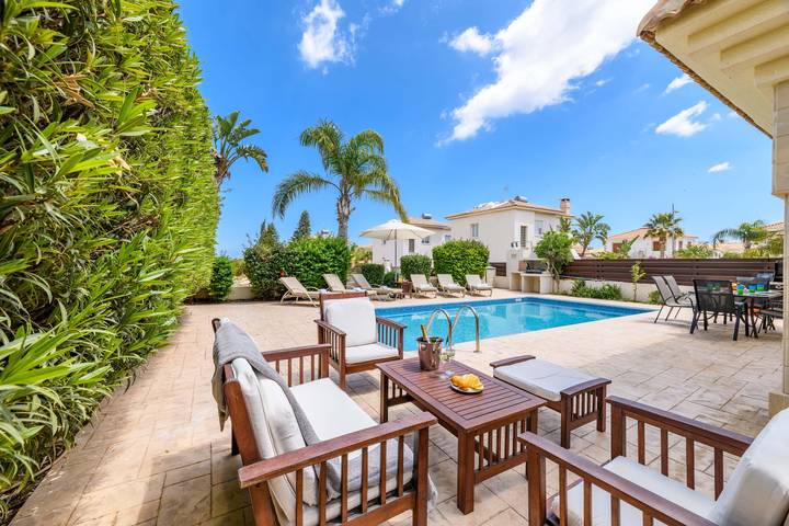 Villa für 6 Personen, mit Terrasse und Garten - 1