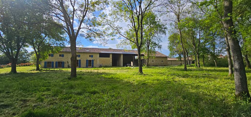 Gîte pour 6 personnes, avec piscine