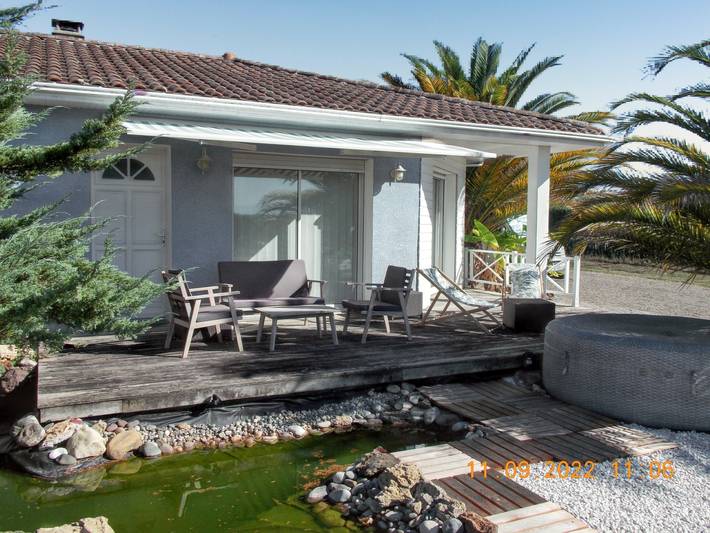 Location de vacances pour 6 personnes, avec Jacuzzi ainsi que Terrasse et Jardin à Angoumé