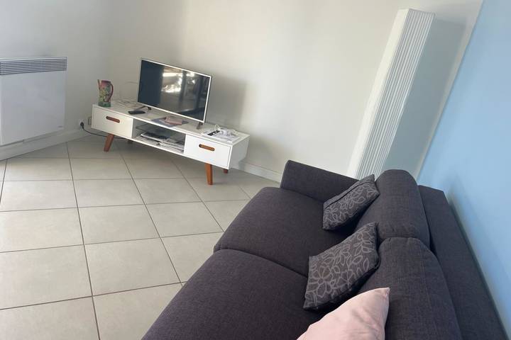 Gîte pour 4 personnes, avec piscine et jardin dans Boulouris - 3