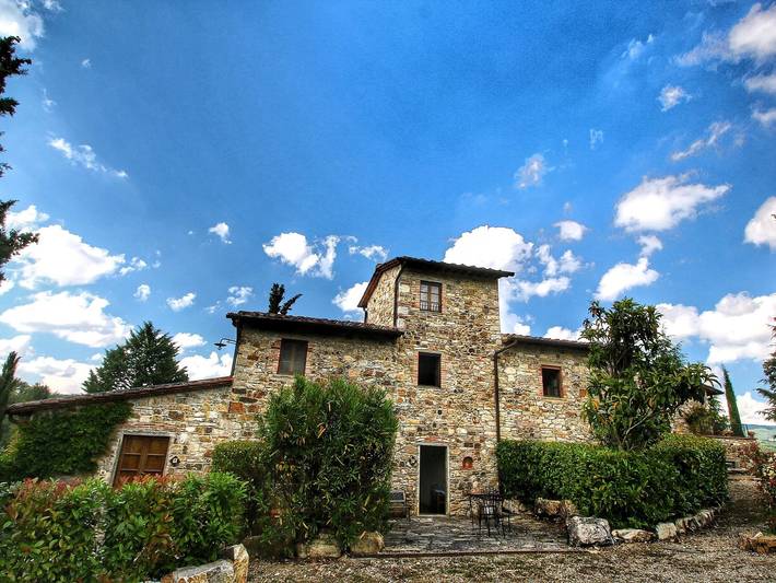 Agriturismo per 6 persone, con Terrazza e Giardino nonché Piscina a Radda in Chianti