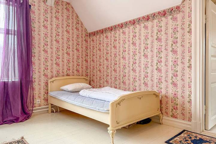 3 bedroom beautiful home in Slottsbron in Grums, Vänern