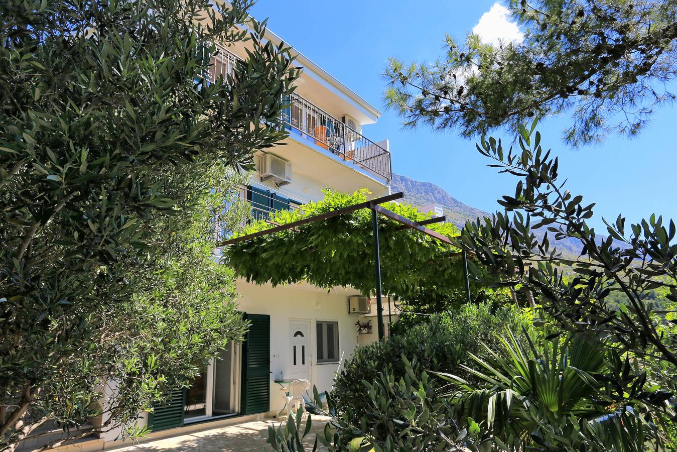 Ganze Wohnung, 2-Zimmer-Ferienwohnung am Strand Lokva Rogoznica (Omis) A-2762-a in Lokva Rogoznica, Omis-Riviera