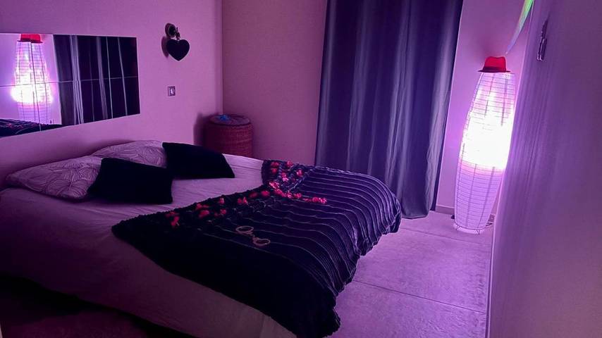 Location de vacances pour 2 personnes, avec vue et terrasse à Lussas - 2