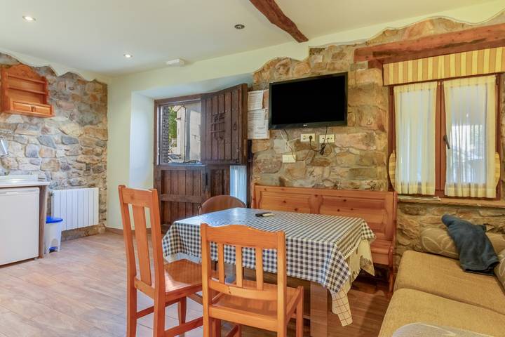 Apartamento entero, Apartamento rural La Tienda de Abajo en Barrio Veguilla. Perfecto para familias y parejas in Soba, Valle del Asón-Gándara