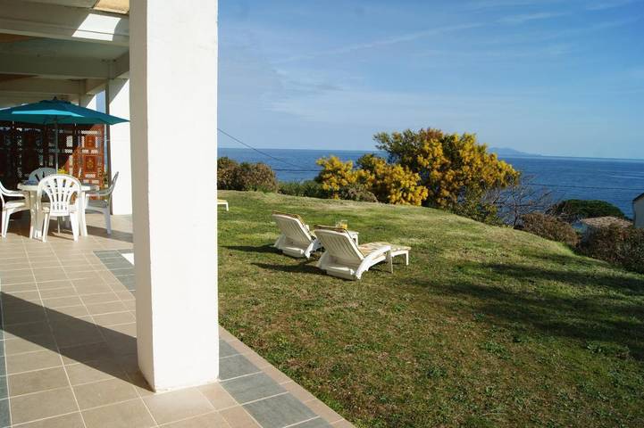 Gîte pour 3 personnes, avec Terrasse ainsi que Jardin et Vue à Luri - 4