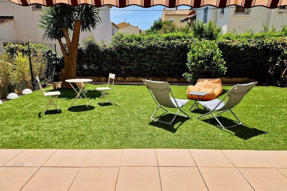 Entire apartment, 80 m2 garden apartment in quiet residence close to the coast. in La Valette-du-Var, Toulon region