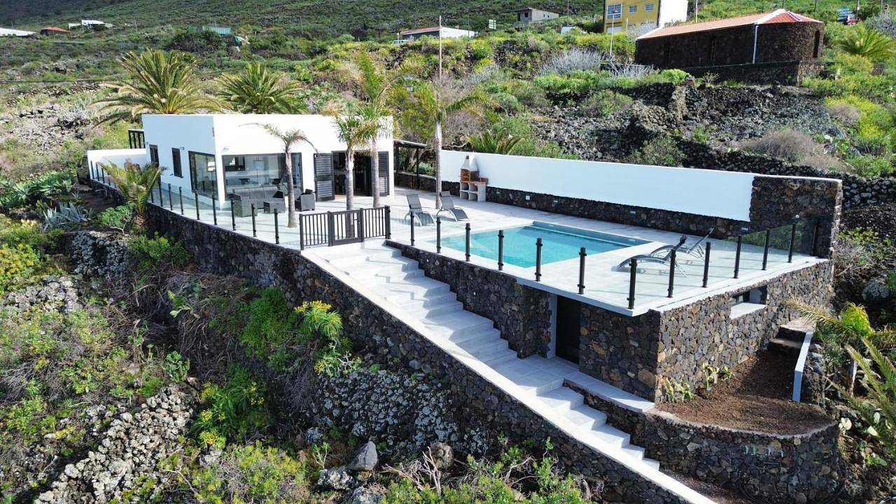 Three-Bedroom Villa in Los Llanillos, Frontera