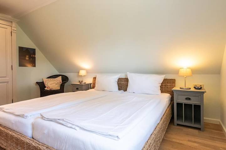 Ganze Wohnung, Charmante 3-Zimmerwohnung mit ca. 70 m² Wohnfläche, für bis zu 4 Personen. in Nordfriesische Inseln (Schleswig-Holstein) (Schleswig-Holstein), Wenningstedt