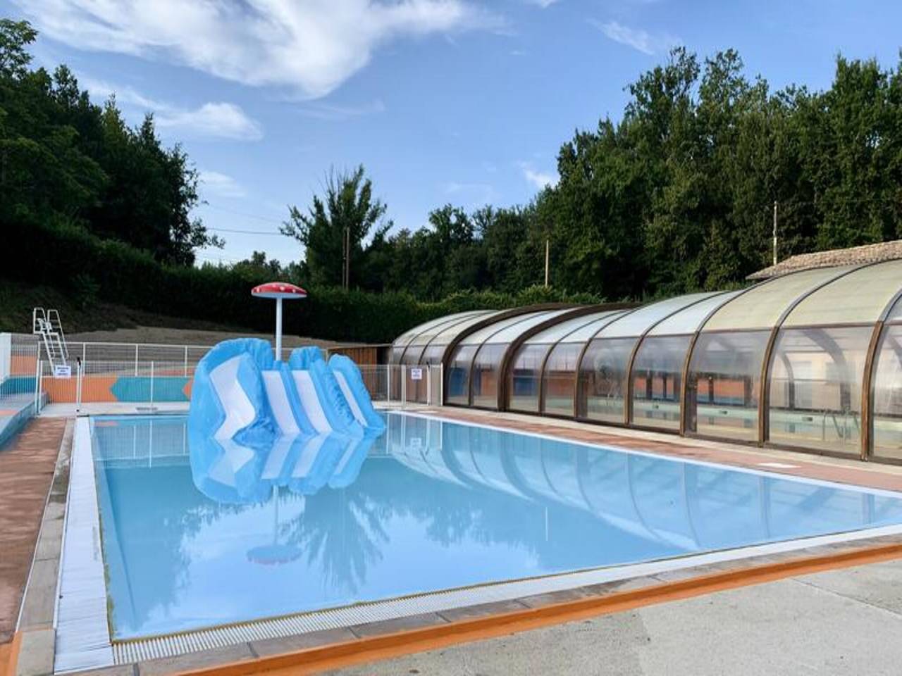 Apartamento entero, Chalet en Tarn con lagos y piscinas in Monclar-de-Quercy, Tarn y Garona