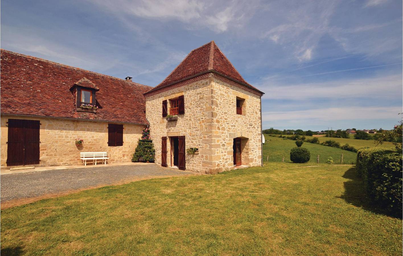 Acogedor apartamento de 111 m2 con piscina y cocina, cerca de La Chapelle-Saint-Jean in La Chapelle-Saint-Jean, Périgord Noir