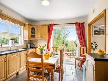 Holiday Rental for 8 People in Claremorris=Swinford Municipal District, Lough Mask, Photo 2