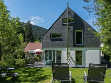 Ferienhaus für 17 Personen, mit Whirlpool und Garten sowie Terrasse und Sauna in Kinzigtal
