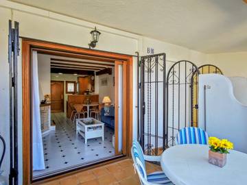 Vacation Rental for 4 Guests in El Palmar, Costa Blanca, Picture 1