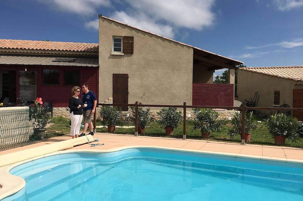 Maison de Vacances de 90m2,  pour 8 pers face à la piscine partagée in Châteauneuf-Val-Saint-Donat, Région de Forcalquier