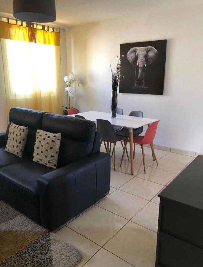Appartement entier, Two-Bedroom Apartment in Mantes-la-Jolie, Yvelines