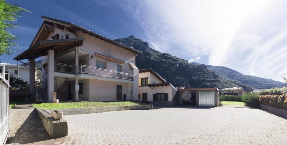 Gîte pour 4 personnes, avec vue et jardin dans Pont-Saint-Martin (Aosta) - 2