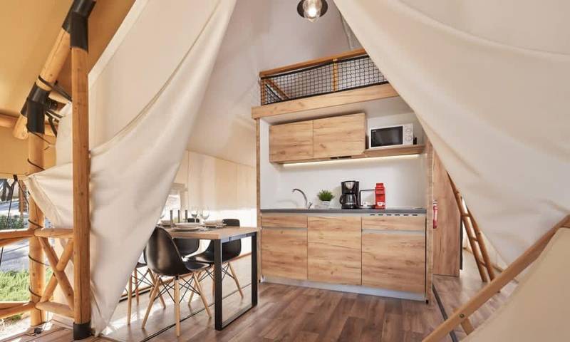 Glamping voor 4 personen, met Balkon/Terras en Terras in Zuid-Limburg