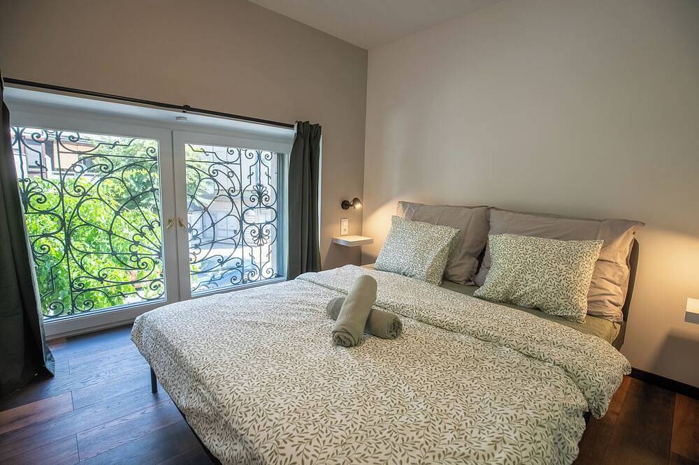 Ganze Wohnung, 1-Minute Walk to Main Square, Wellness Access in Esztergom, Duna Ipoly Nationalpark