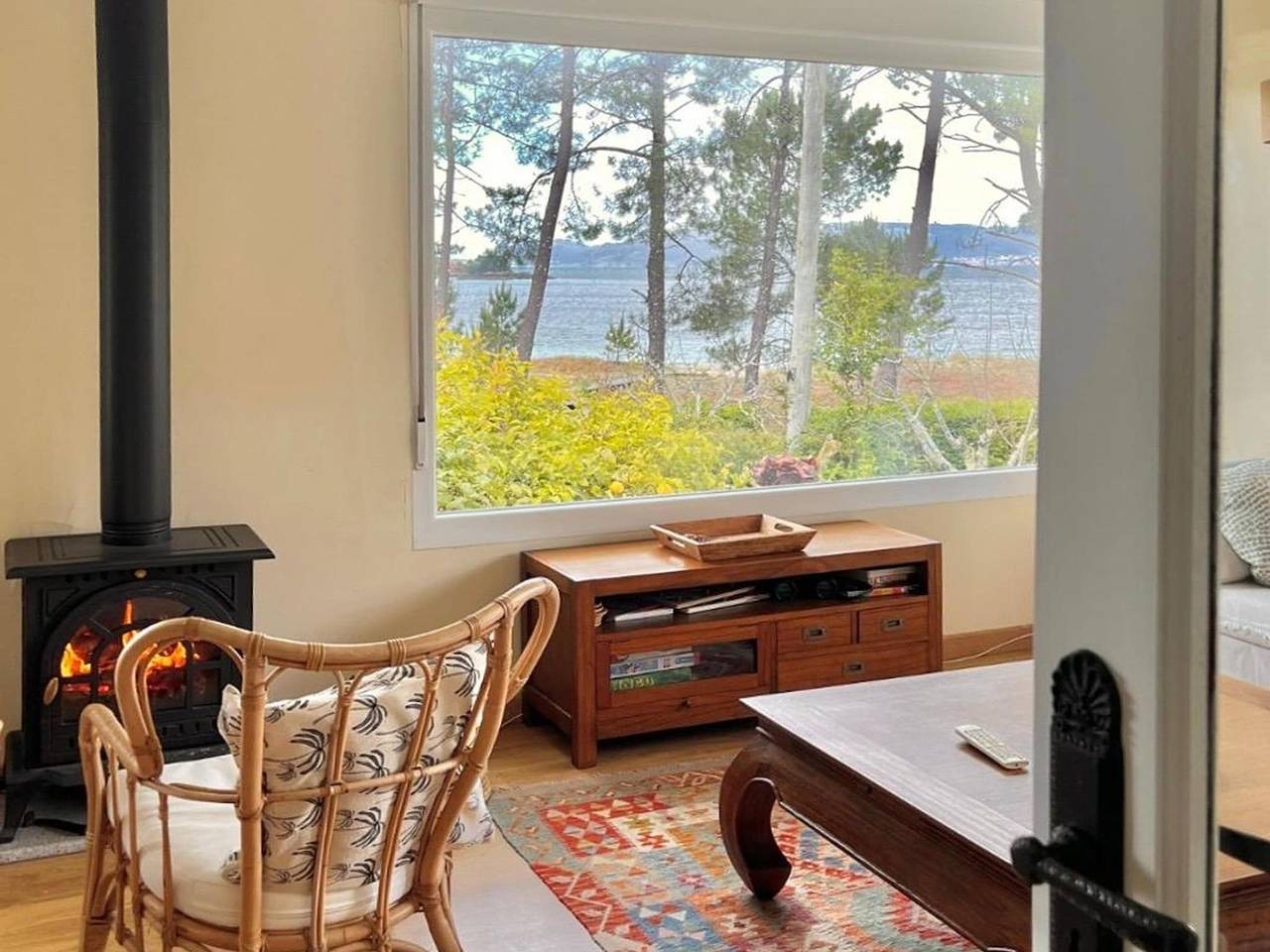 Scenic Holiday Home in Puerto del Son with Private Garden in Porto do Son, Rías Baixas