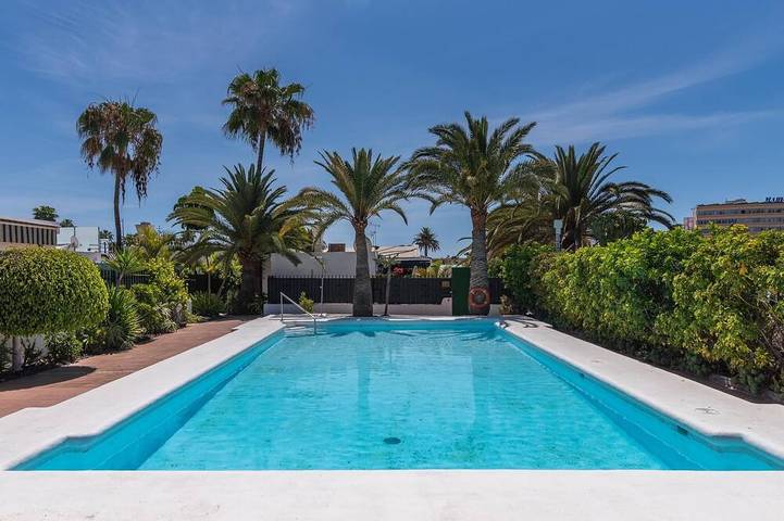 Apartamento de vacaciones para 4 personas, con balcón además de piscina y jardín - 1