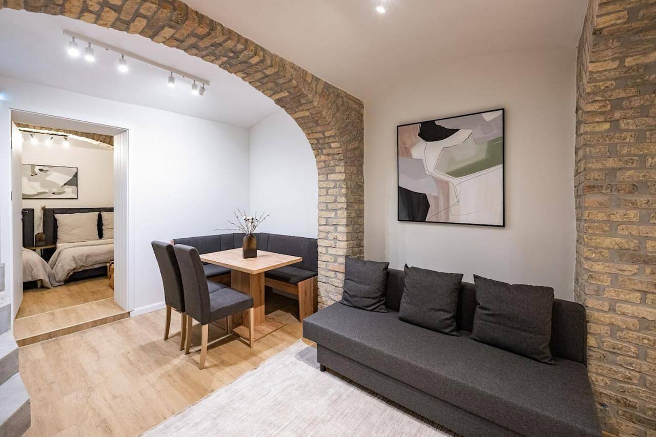 Geheel appartement, Spacious Apartments In Mitte- Feel The Citycenter in Mitte Berlin, Berlijn