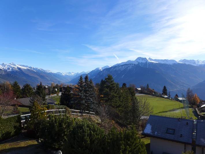 Ferienhaus für 6 Personen, mit Balkon und Terrasse sowie Garten in Randogne
