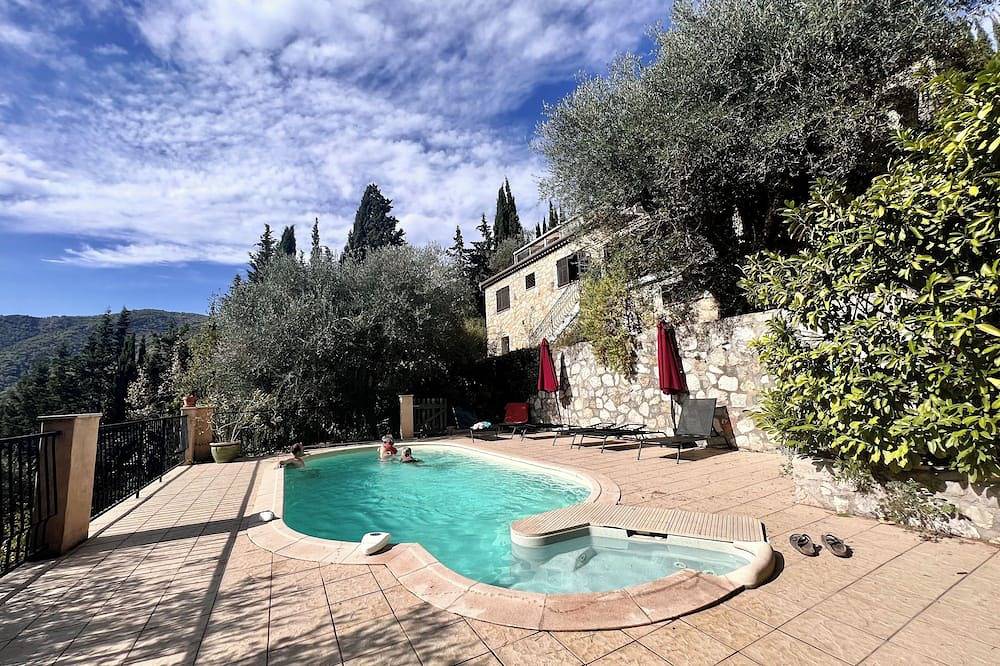 Proche Nice grande Villa et piscine privés in Drap, Côte méditerranéenne (France)