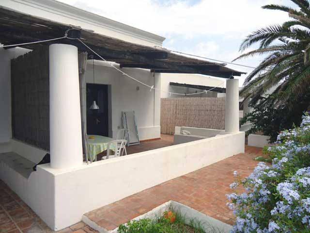 Gîte pour 6 personnes, avec vue et terrasse, animaux acceptés dans Stromboli - 4