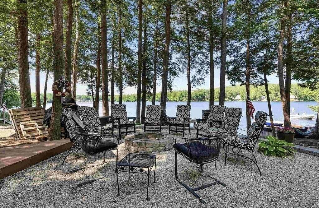 Lake house, Dock, 3 beds/3 full baths. Pet friendly! in Shapleigh, York County