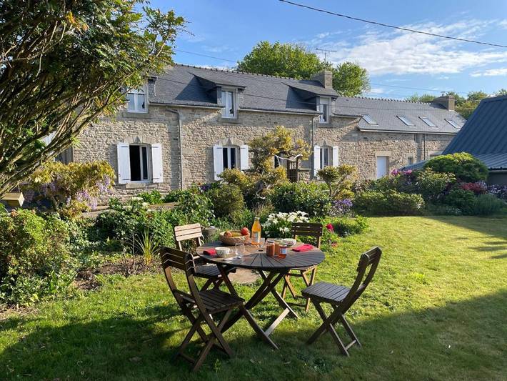 Gîte pour 2 personnes, avec Jardin et Vue à Bannalec