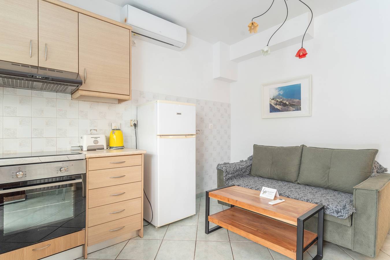 Entire studio, Studio 'Ainos' with Private Terrace, Wi-Fi and Air Conditioning in Argostoli, Kefalonia