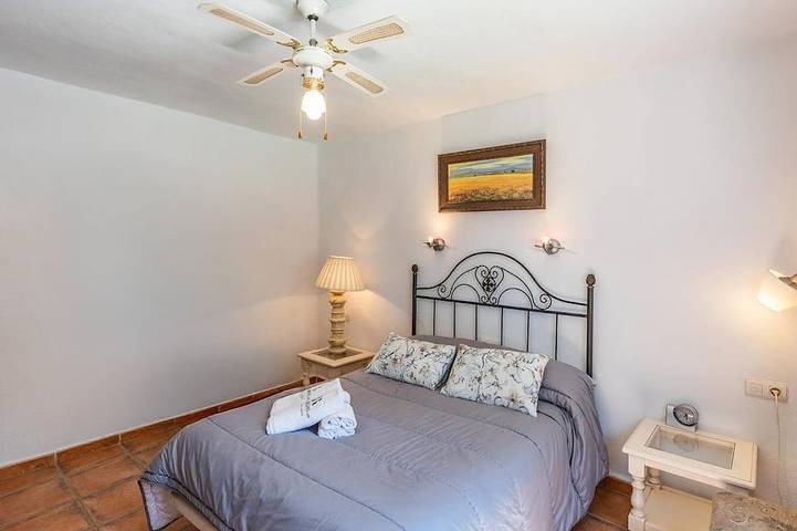 Gîte pour 12 personnes, avec jardin et balcon à Alozaina - 3