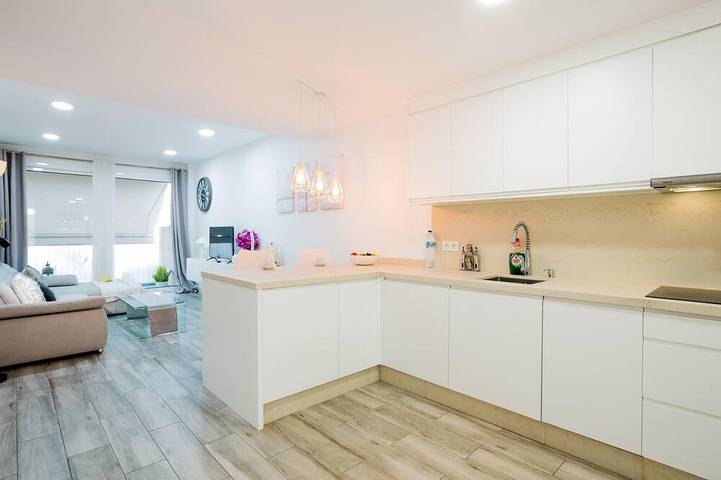 Apartamento para 6 personas, con balcón y jardín además de piscina y sauna en Las Nieves