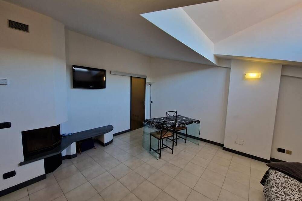 Ganze Wohnung, Das Meer. hoch, modernes Loft, Autos und Kiefernwald Ort in Fiumaretta di Ameglia, Ameglia Gemeinde