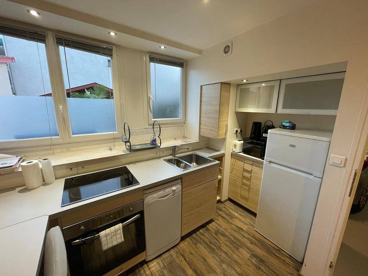 Appartement entier, Studio entièrement équipé au coeur du centre ville in Anse, Beaujolais