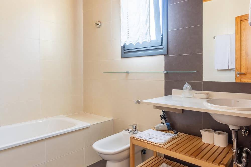 Ganze Wohnung, Estudio. Marea baja in Villaviciosa, Costa Verde (Spanien)