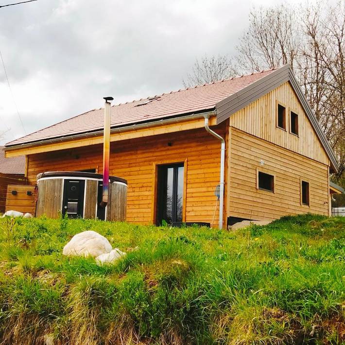 Gîte pour 4 personnes, avec jardin et jacuzzi, adapté aux familles à Fort-du-Plasne - 2