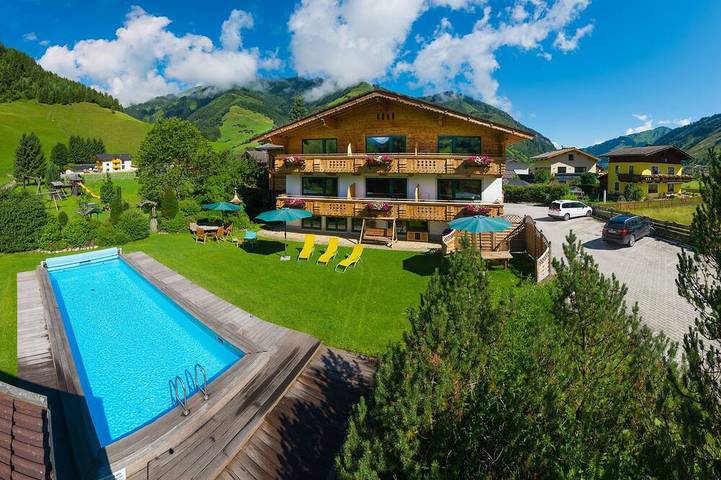 Ferienwohnung für 2 Personen, mit Balkon und Sauna sowie Garten und Pool