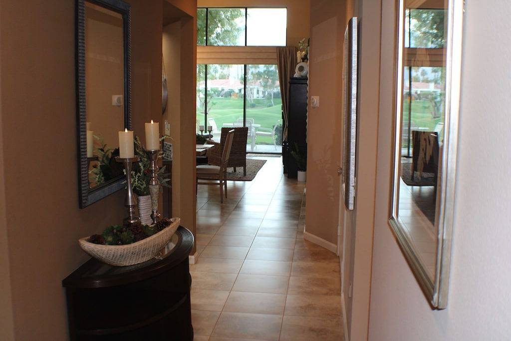 Ganze Wohnung, Pga West Ferienhaus mit herrlichem Berg- und Golfplatzblick in La Quinta (CA), Coachella Valley