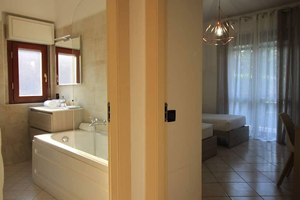 Entire apartment, Hq Aparthotel Milano Inn Smart Suites - Comfort Apartment with 2 Bedrooms in Cinisello Balsamo, Milan Province