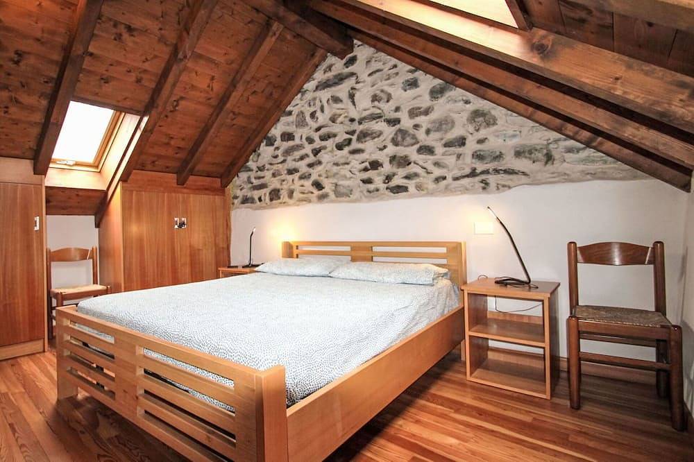 Wunderbares  Ferienhaus für 6 Gäste mit Tv und Innenhof in Mergozzo, Comune di Mergozzo