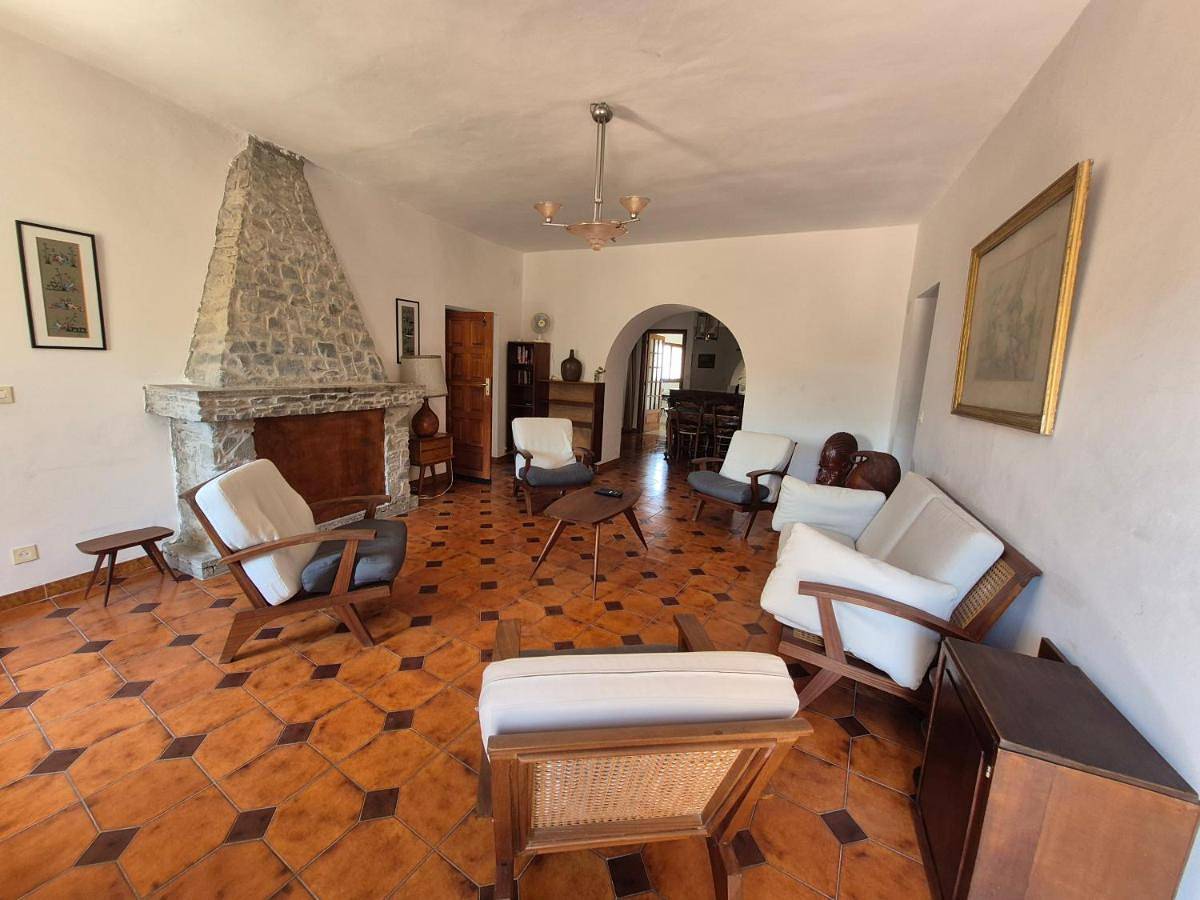 Appartement entier, Three-Bedroom Apartment in Farinole, Région de Calvi