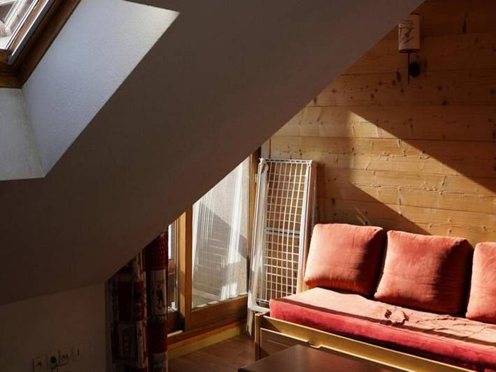 Gîte pour 5 personnes, avec piscine, adapté aux familles dans Office De Tourisme De Saint Sorlin D Arves - 2