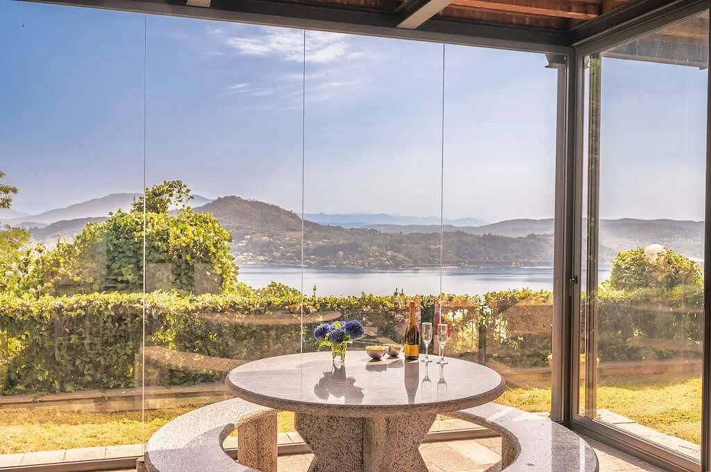 Villa für 14 Personen mit Garten in Arona Gemeinde, Lago Maggiore (Piemont)